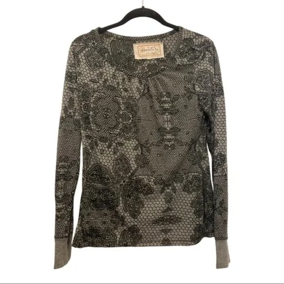 Aventura Tops - Aventura long sleeve floral pattern top